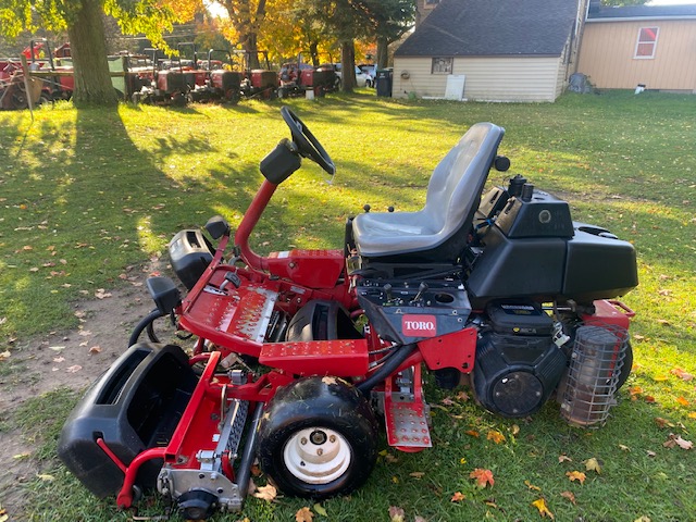 2011 Toro Greensmaster 3150-Q 2WD Greens Mower