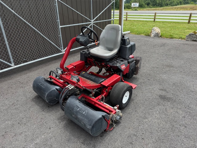 2010 Toro Greensmaster 3150Q Gas 2WD Greensmower