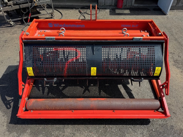 Wiedenmann Terra Slit Athletic Field and Golf Course Deep-Aerification Slitting Implement